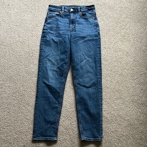 AMERICAN EAGLE mid rise mom jeans